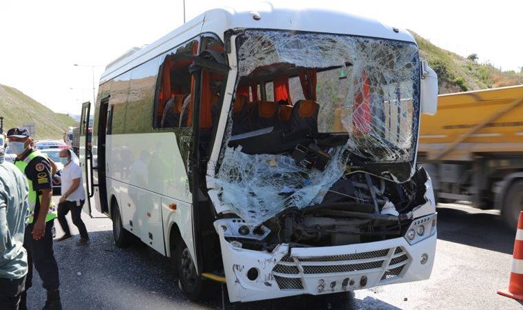 İşçi servisi ile TIR çarpıştı: Çok sayıda yaralı var