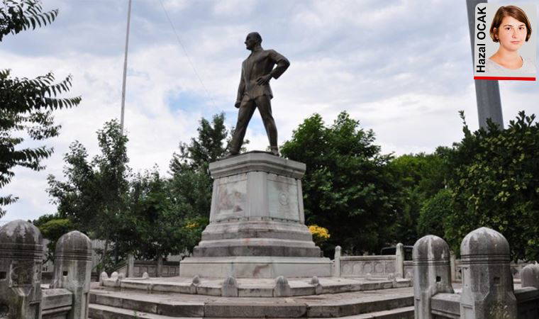 İBB Meclisi karar aldı: Türkiye’nin ilk Atatürk heykeli korunacak