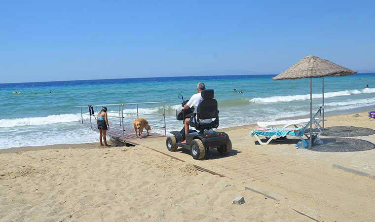 Kuşadası'nda erişilebilir halk plajı sayısı artıyor