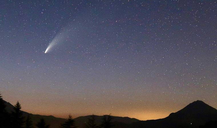 6 bin 800 yılda bir görülen kuyruklu yıldız fotoğraflandı