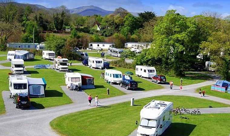 Kuşadası'nda 35 bin metrekarelik kamp ve karavan alanı kuruluyor