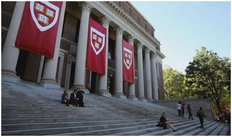 ABD uzaktan eğitime geçen yabancı öğrencilerin ülkeyi terk etmesini istedi