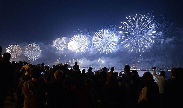 CHP'li belediyelerden havai fişek kararı