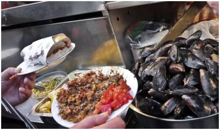 Kokoreç, pilav, tavuk döner, boza, soğuk sandviç,  tehlike saçıyor