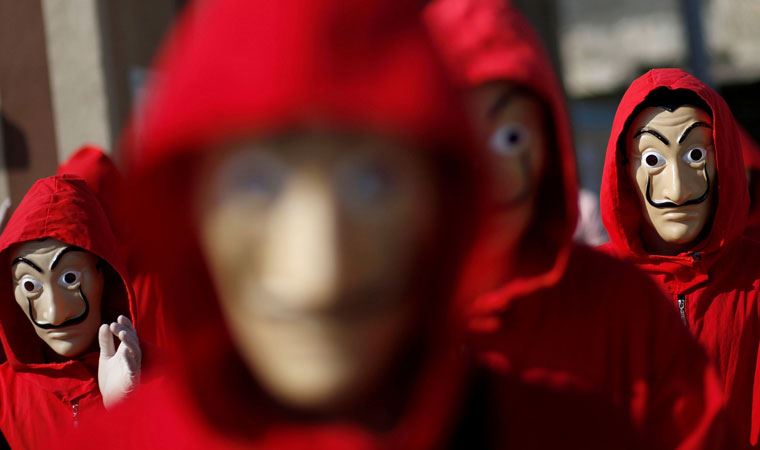 La Casa de Papel dizisinin yaratıcısı, karakterlere neden şehir ismi verildiğini açıkladı