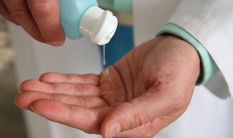 'Aşırı dezenfektan, kolonya ve sabun kullanımı kontakt egzamayı artırır'
