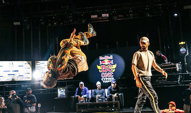 Dans pisti evlere taşındı