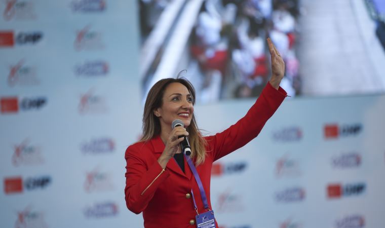 CHP'nin Kadın Kolları Genel Başkanı  Aylin Nazlıaka oldu