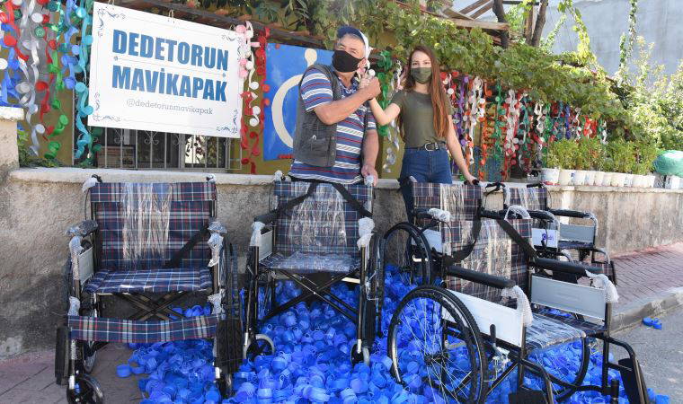 'Mavi kapak' toplayan dede-torun, 373 engelliye tekerlekli sandalye sağladı