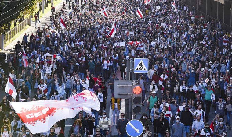 Belarus’ta protestolar sürüyor: 2 binden fazla polis memurunun kişisel verileri sızdırıldı