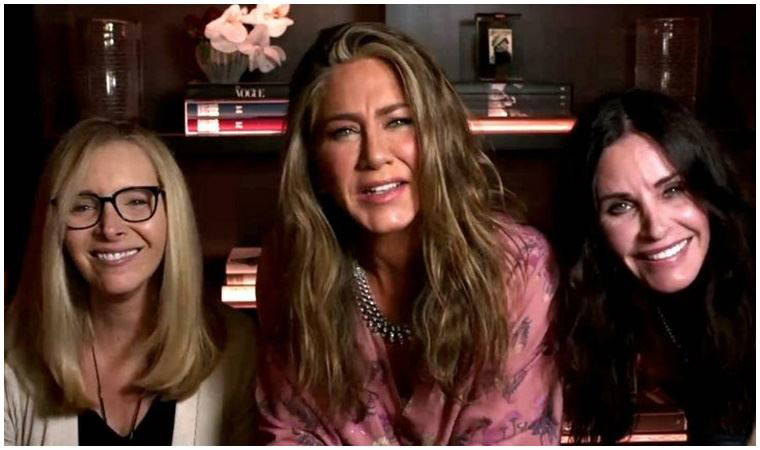 'Friends' dizisinin yıldızları Emmy töreni için bir araya geldi