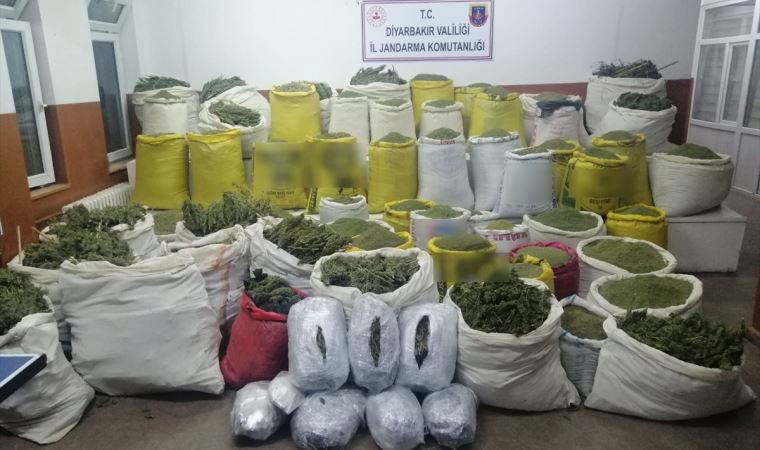 Diyarbakır'da 1,7 ton esrar ele geçirildi