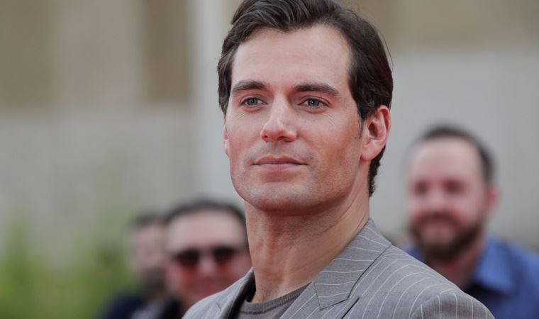 Yapay zeka yeni James Bond'un Henry Cavill olması gerektiğini söyledi