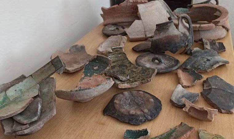 Ahlat'taki İç Kale kazılarında 5 bin 200 yıllık seramik parçaları bulundu