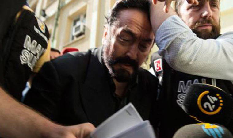 Adnan Oktar'a bin yılı aşan hapis cezası verildi