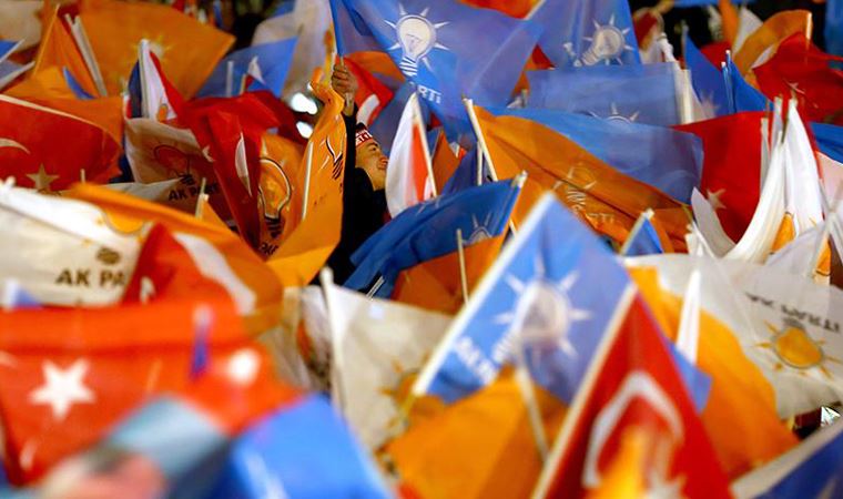 AKP'li isimlerden skandal aşı sohbeti: Teşkilata 30 bin aşı yeter mi?