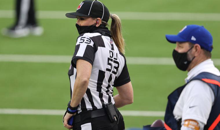 Sarah Thomas NFL tarihine geçecek