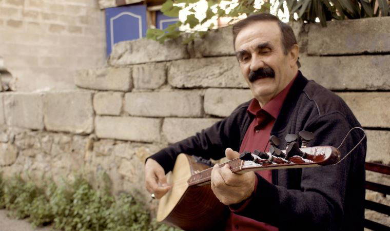 Aşık Divane: Kumaşın iyisini dikiyorum gençler giyiyor