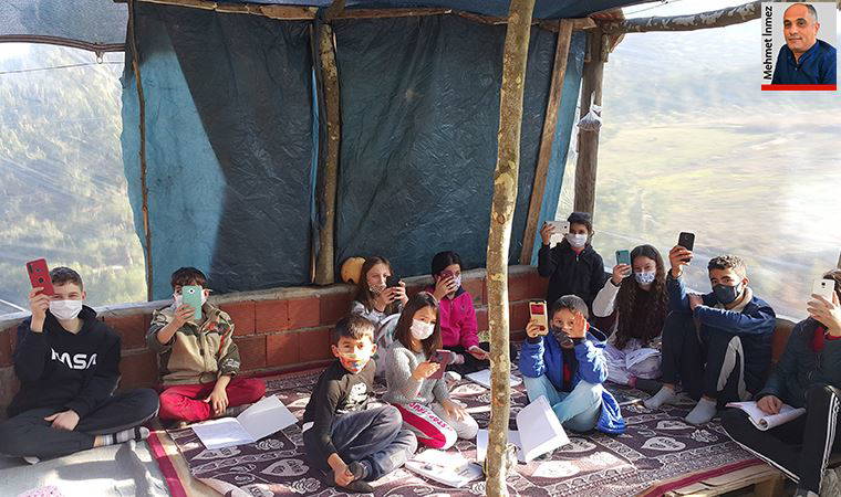 EBA için 2 kilometre yürüyorlar