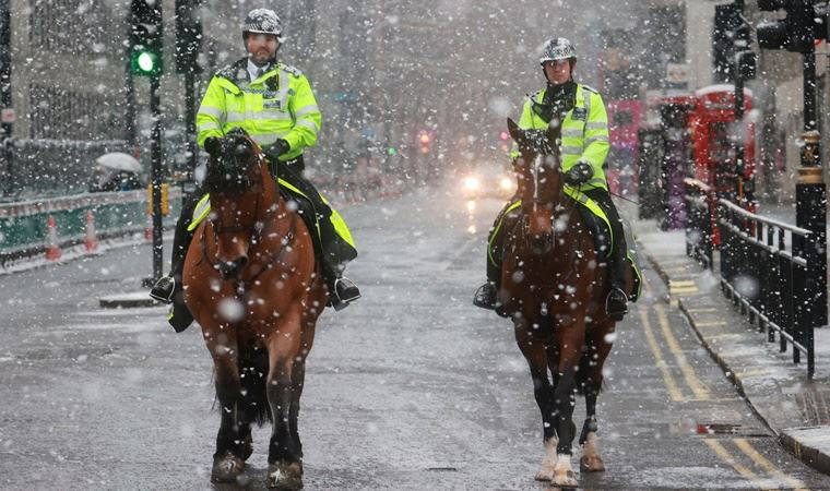 Londra'dan kar manzaraları