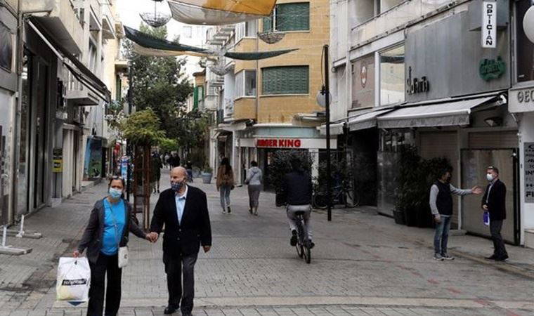Güney Kıbrıs’ta cep telefonlarına gönderilen Covid-19 mesajı paniğe neden oldu