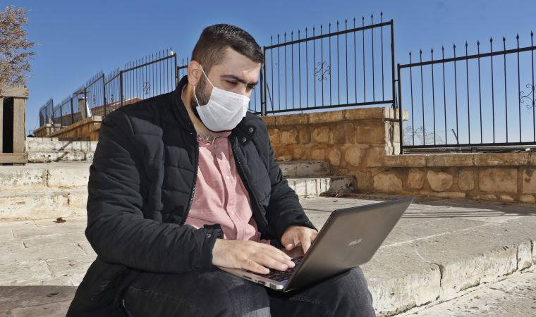 İnternetten satışa çıkardığı otomobilini dolandırıcılara kaptırdı