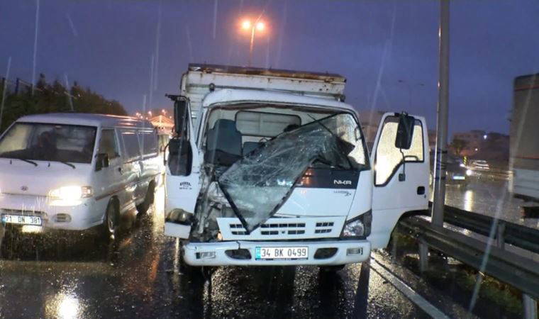 D-100 karayolunda art arda trafik kazası: 2 yaralı