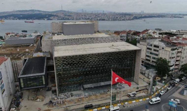 Taksim'deki Atatürk Kültür Merkezi 29 Ekim'deki açılışa hazırlanıyor