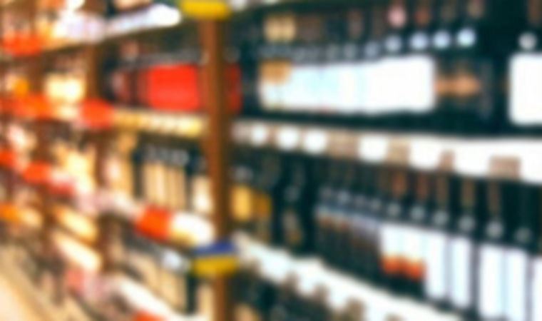 AKP ve MHP alkol satışına savaş açtı