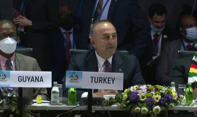 Bakan Çavuşoğlu, Erdoğan'ın sözleri ile çağrıda bulundu