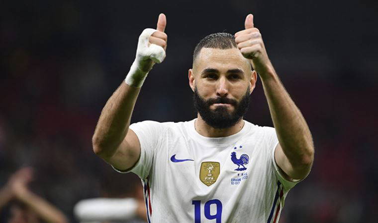 Real Madrid'in yıldız futbolcusu Karim Benzema hacamat yaptırdı