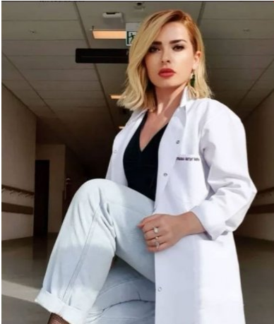Doktorun billboardlardaki ilanı sosyal medyada tartışma yarattı