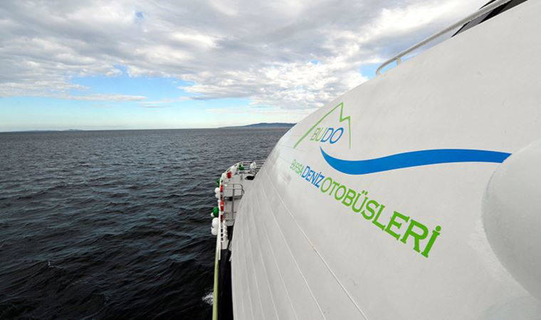 Marmara'da fırtına... Deniz otobüsü seferleri iptal oldu
