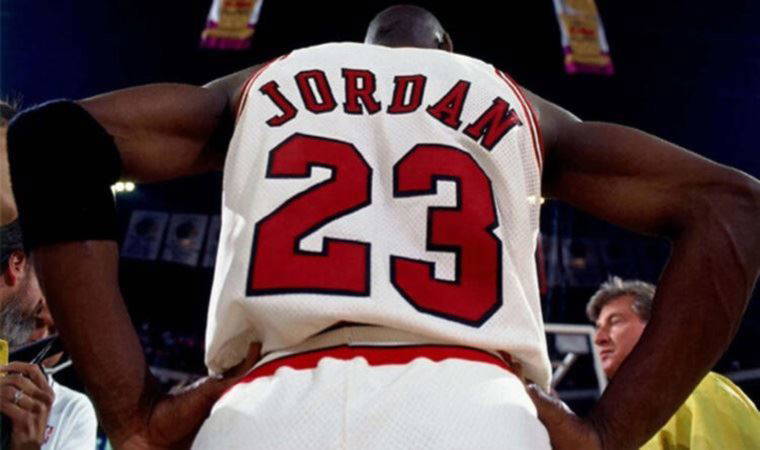 Micheal Jordan'ın ilk giydiği ayakkabıları açık arttırmayla satılacak