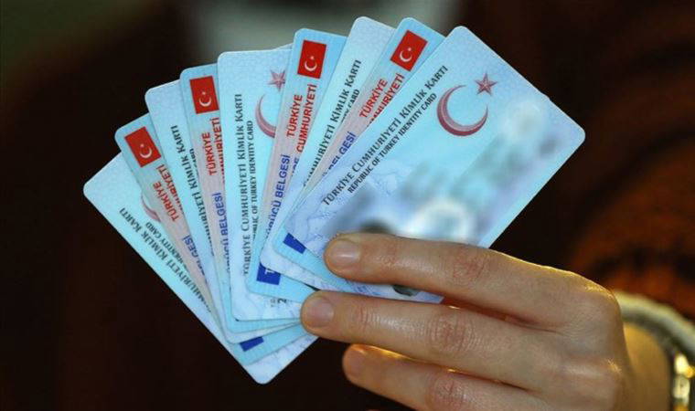 Kimlik kartlarında yeni dönem:  e-imza atabilmek için kullanılabilecek