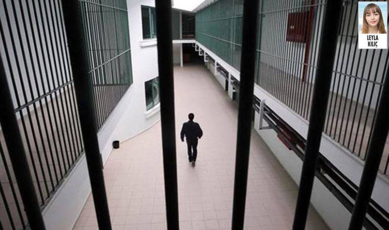 Cezaevinde ziyaretçi arama odalarına kamera konulduğunu ihbar eden memur tayin edildi