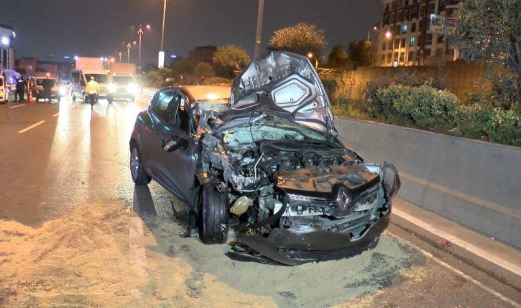 Bayrampaşa'da trafik kazasında 2 kişi yaralandı