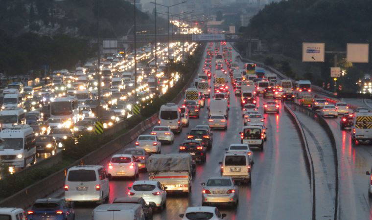 İstanbul'da haftanın ilk iş gününde trafik yoğunluğu (18.10.2021)