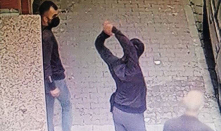 Küçükçekmece’de önce hırsızlık yaptılar sonra güle oynaya kaçtılar