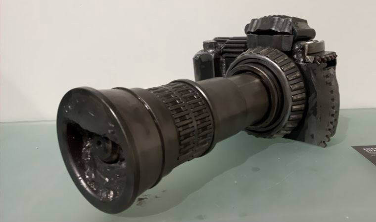 'Gölgen ile Yüzleş' karma sergiden benzersiz eserler