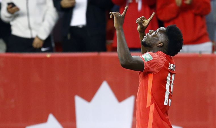 Alphonso Davies, Messi'yi görünce kendinden geçti