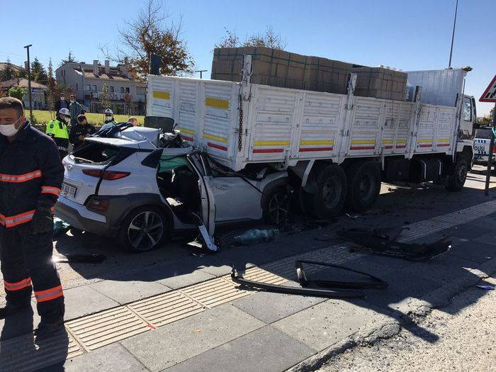 36 saatlik nöbetten çıkan doktor kamyonun altında can verdi