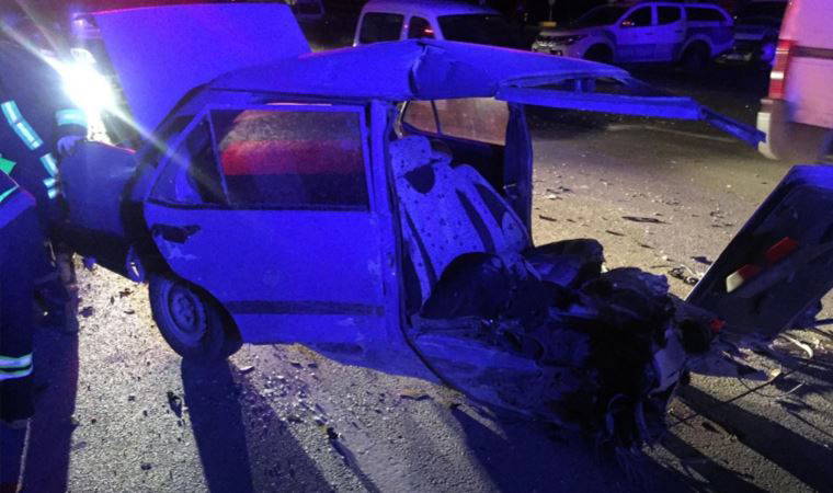Isparta’da kaza sonrası otomobil ikiye bölündü: 4 yaralı