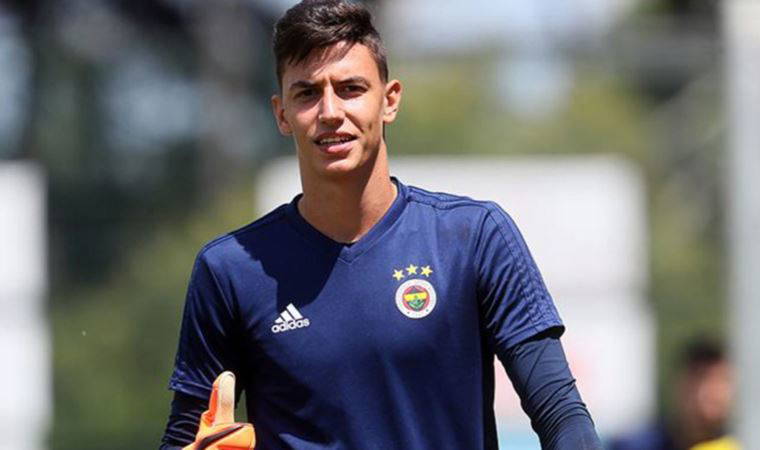 Fenerbahçe'nin genç kalecisi Berke Özer için tarihi fırsat!