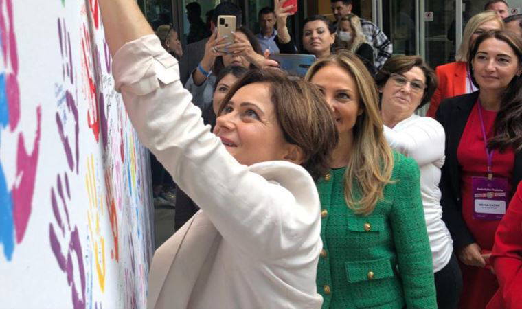 CHP Kadın Kolları toplantısında 