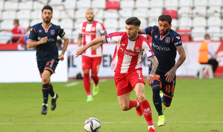 Başakşehir, Antalyaspor'u yendi
