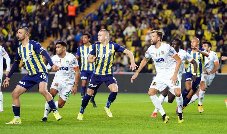 Fenerbahçe'de Pereira'dan ceza gibi rotasyon!