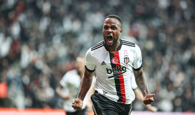 Cyle Larin, Galatasaray galibiyeti sonrası paylaşımda bulundu