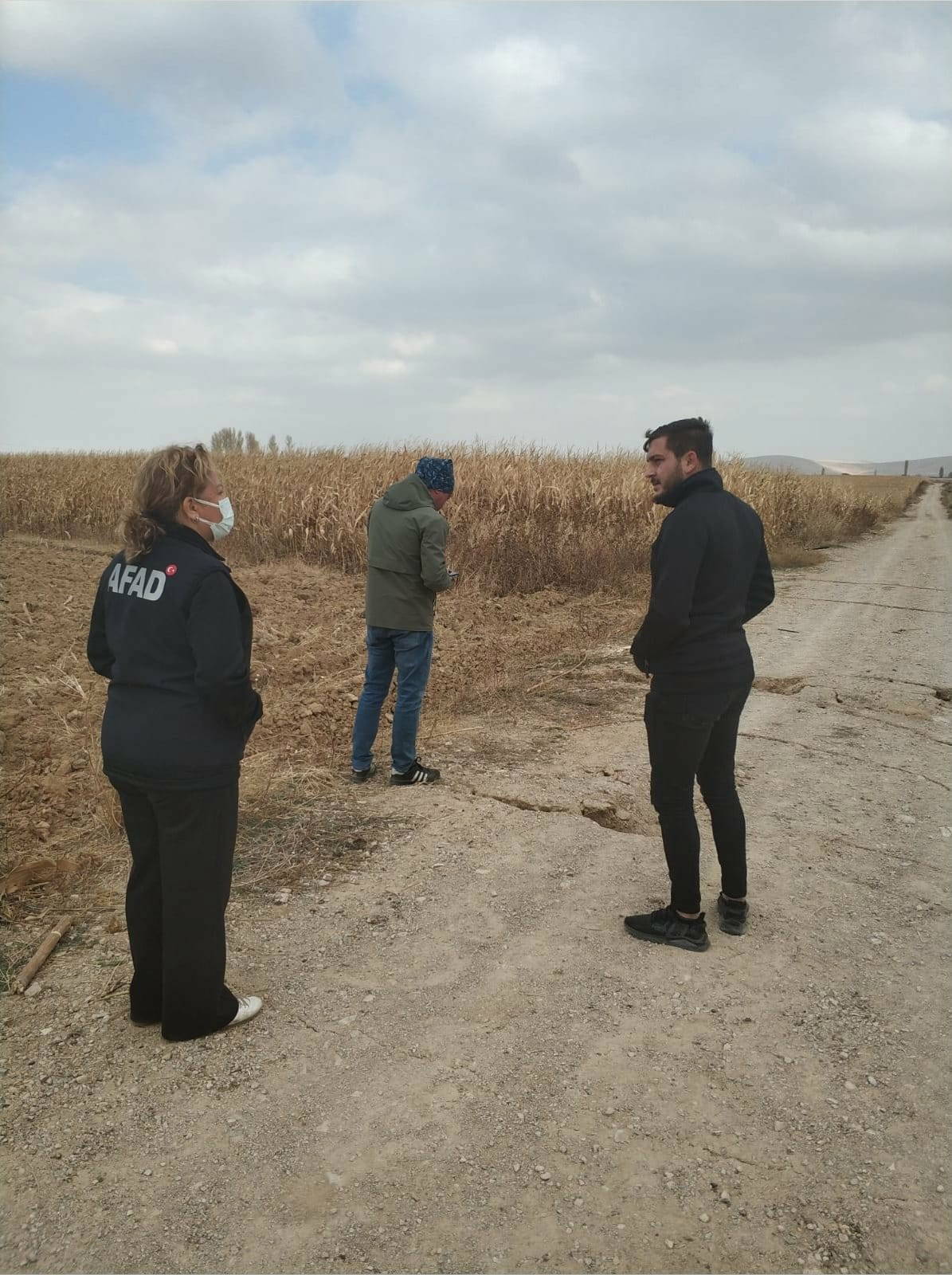 Tarlada korkutan görüntü