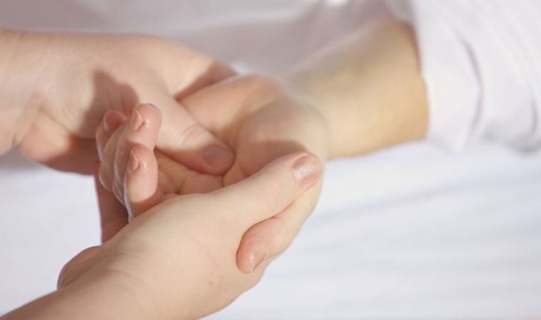 Parkinson hastalarına 'Covid-19' uyarısı: "Aksatmayın"